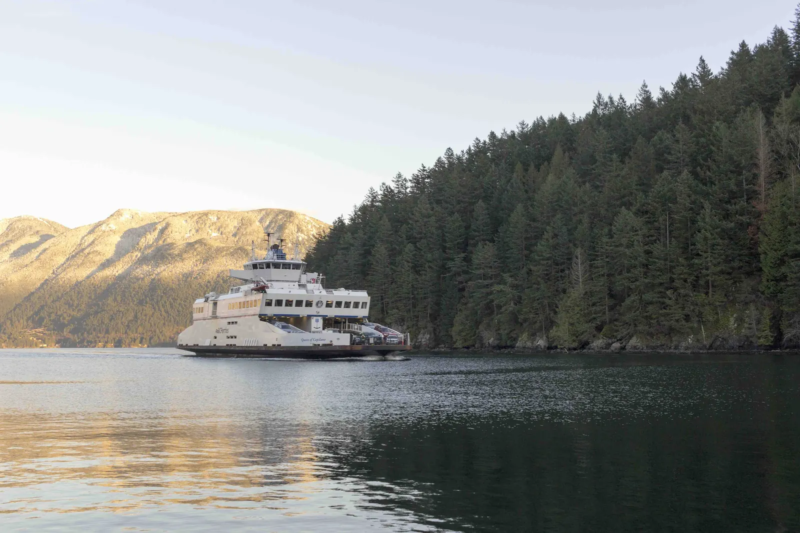 Bowen Island village and coastal views.